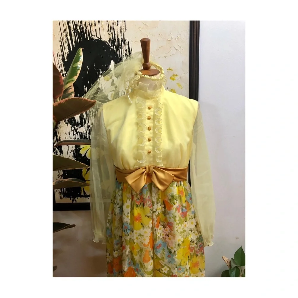 Quirky Bride!!!! Wedding Dress w Veil - Picture 4 of 16